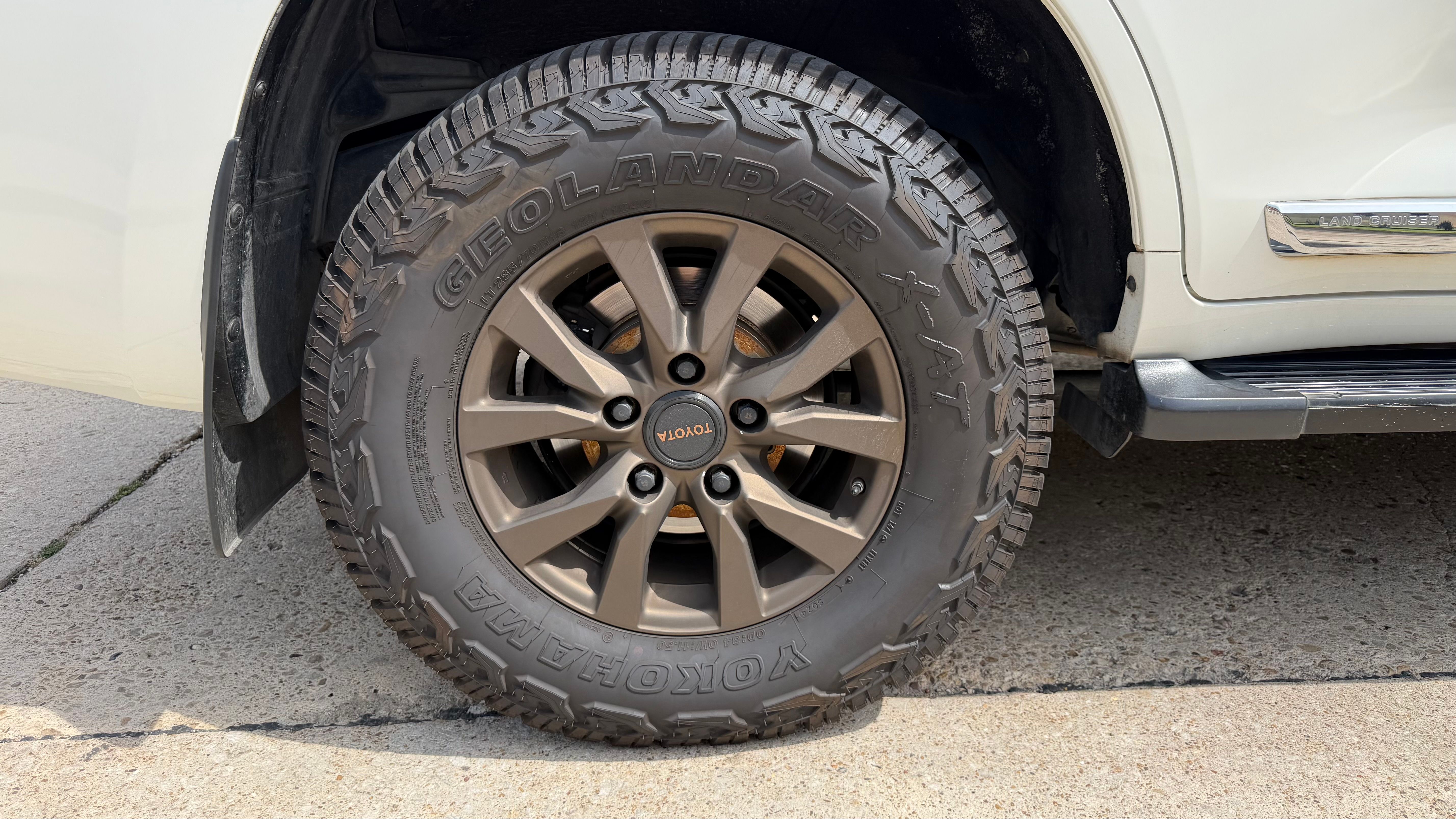 Used 2016 Toyota Land Cruiser AWD/4WD image 15