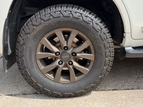 Used 2016 Toyota Land Cruiser AWD/4WD image 15