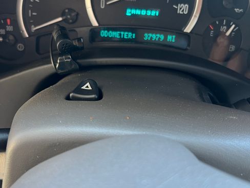 Used 2004 Cadillac Escalade AWD image 10