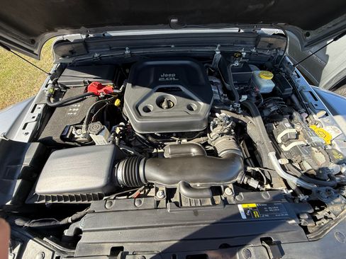 Used 2018 Jeep Wrangler Unlimited Rubicon AWD/4WD image 17