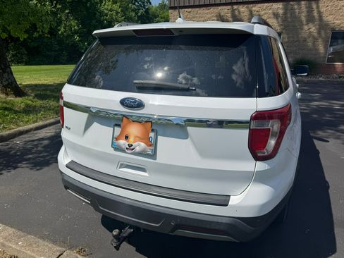 Used 2019 Ford Explorer XLT w/ Equipment Group 202A FWD image 5