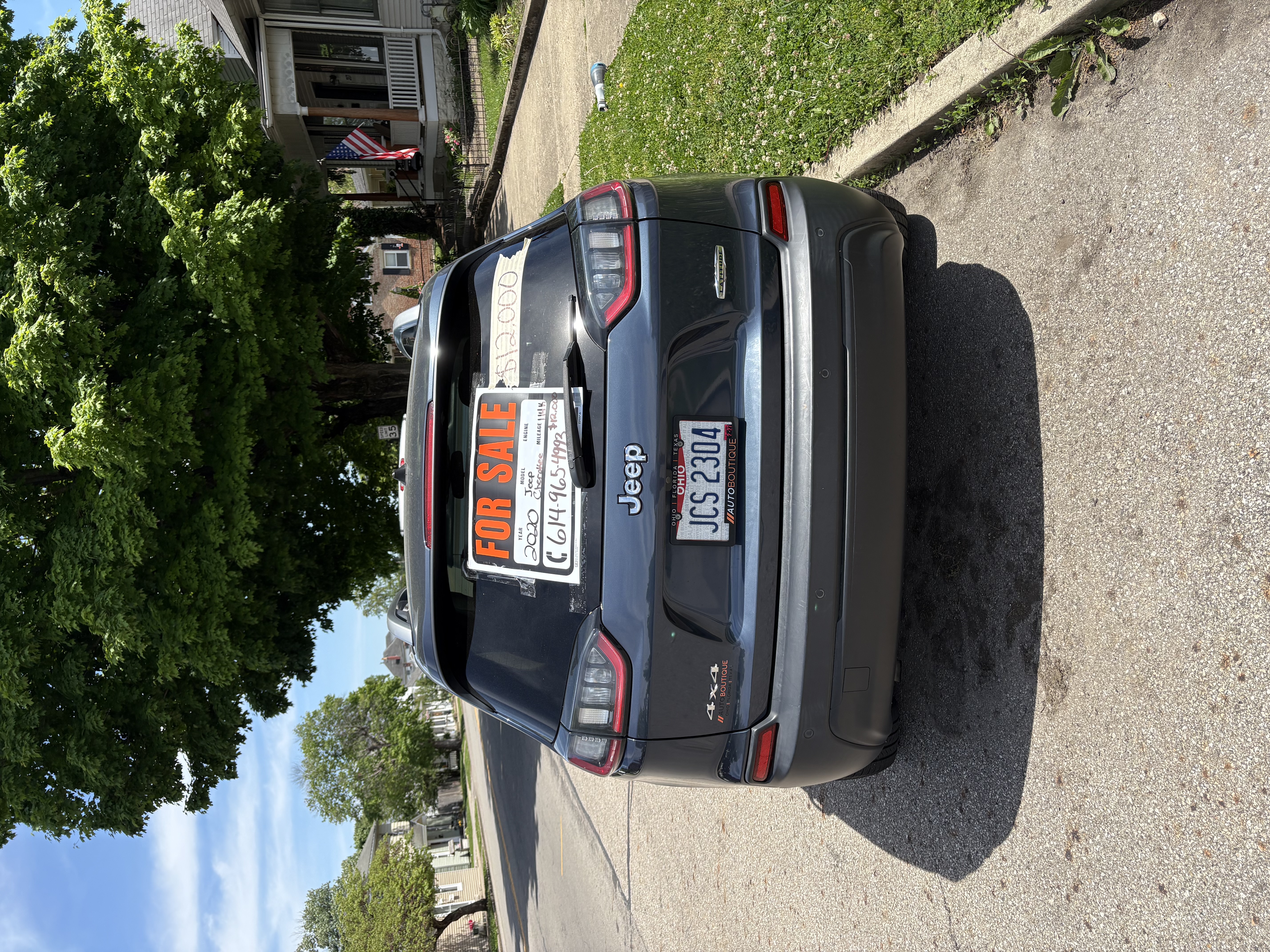 Used 2020 Jeep Cherokee Latitude w/ Safety Group AWD/4WD image 5