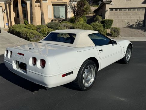 Used 1993 Chevrolet Corvette Convertible RWD image 6