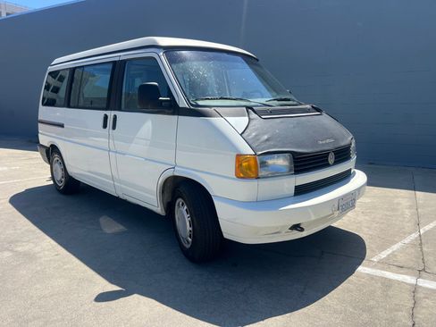 Used 1993 Volkswagen Eurovan MV FWD image 1