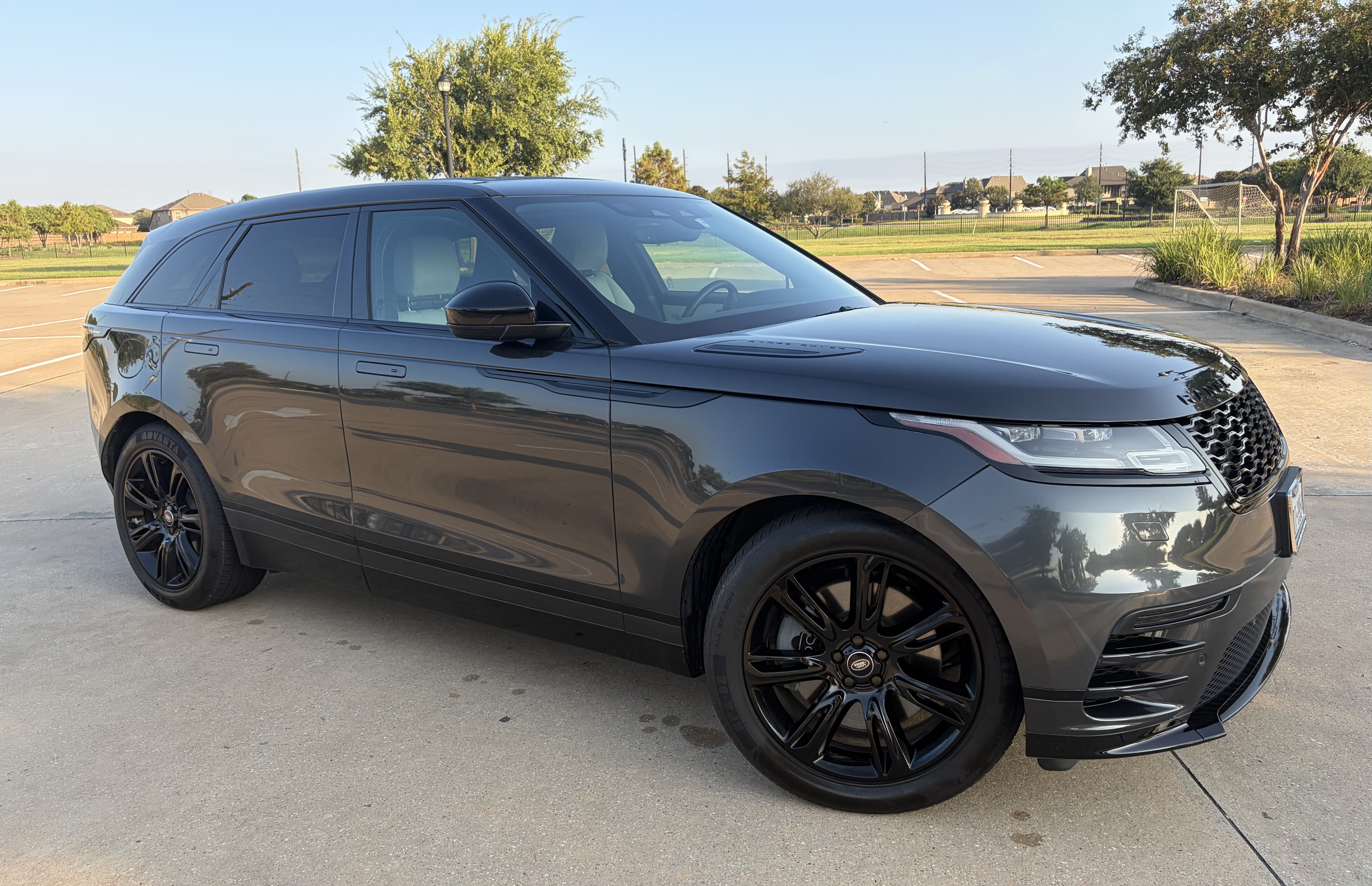 Used 2023 Land Rover Range Rover Velar R-Dynamic S AWD/4WD image 6