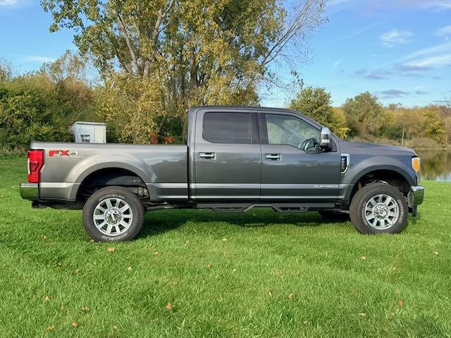 Used 2017 Ford F250 XLT w/ XLT Premium Package AWD/4WD image 1