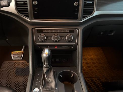 Used 2019 Volkswagen Atlas SE FWD image 18