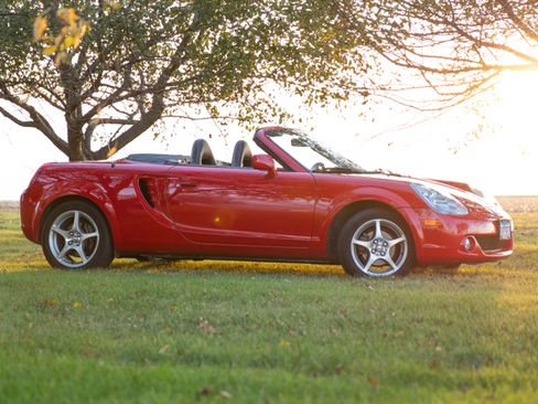 Used 2005 Toyota MR2 image 14