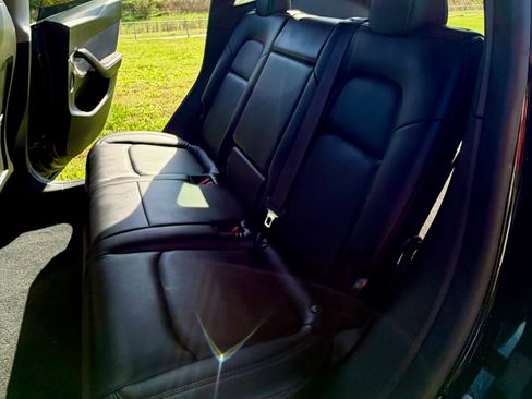 Used 2021 Tesla Model Y Performance image 18