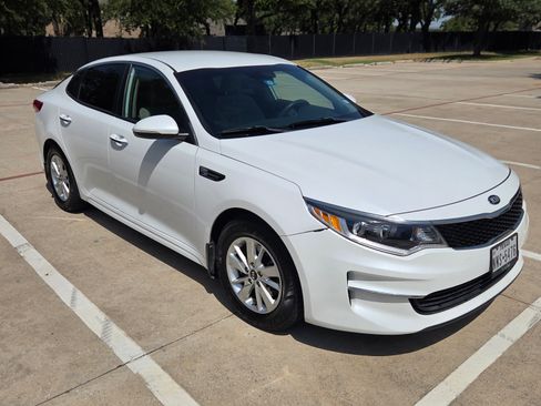 Used 2016 Kia Optima LX w/ LX Convenience Package FWD image 2