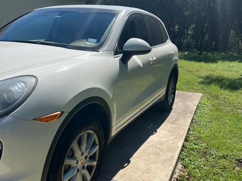 Used 2011 Porsche Cayenne S AWD/4WD image 10