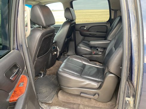 Used 2009 Chevrolet Suburban 2500 LT image 13