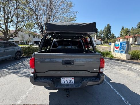 Used 2019 Toyota Tacoma TRD Off-Road w/ Technology Package image 8
