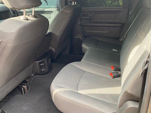 Used 2024 RAM 2500 Tradesman w/ Chrome Appearance Group image 10