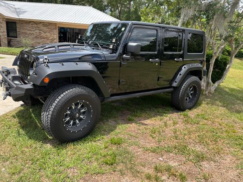Used 2014 Jeep Wrangler Unlimited Sport w/ Quick Order Package 24S AWD/4WD image 2