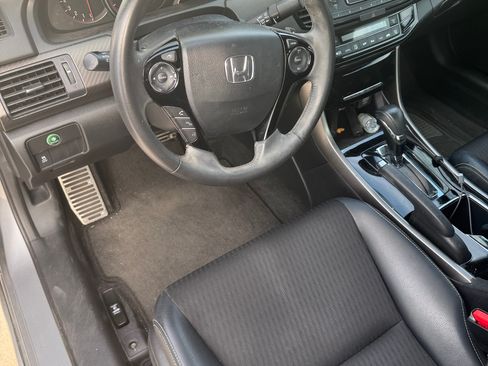 Used 2017 Honda Accord Sport image 9