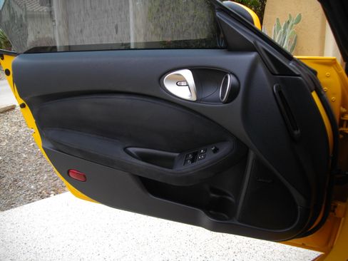 Used 2009 Nissan 370Z Touring w/ Sport Pkg image 22