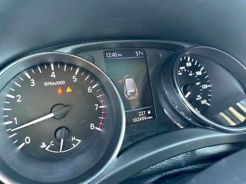 Used 2019 Nissan Rogue SL w/ Premium Package image 9