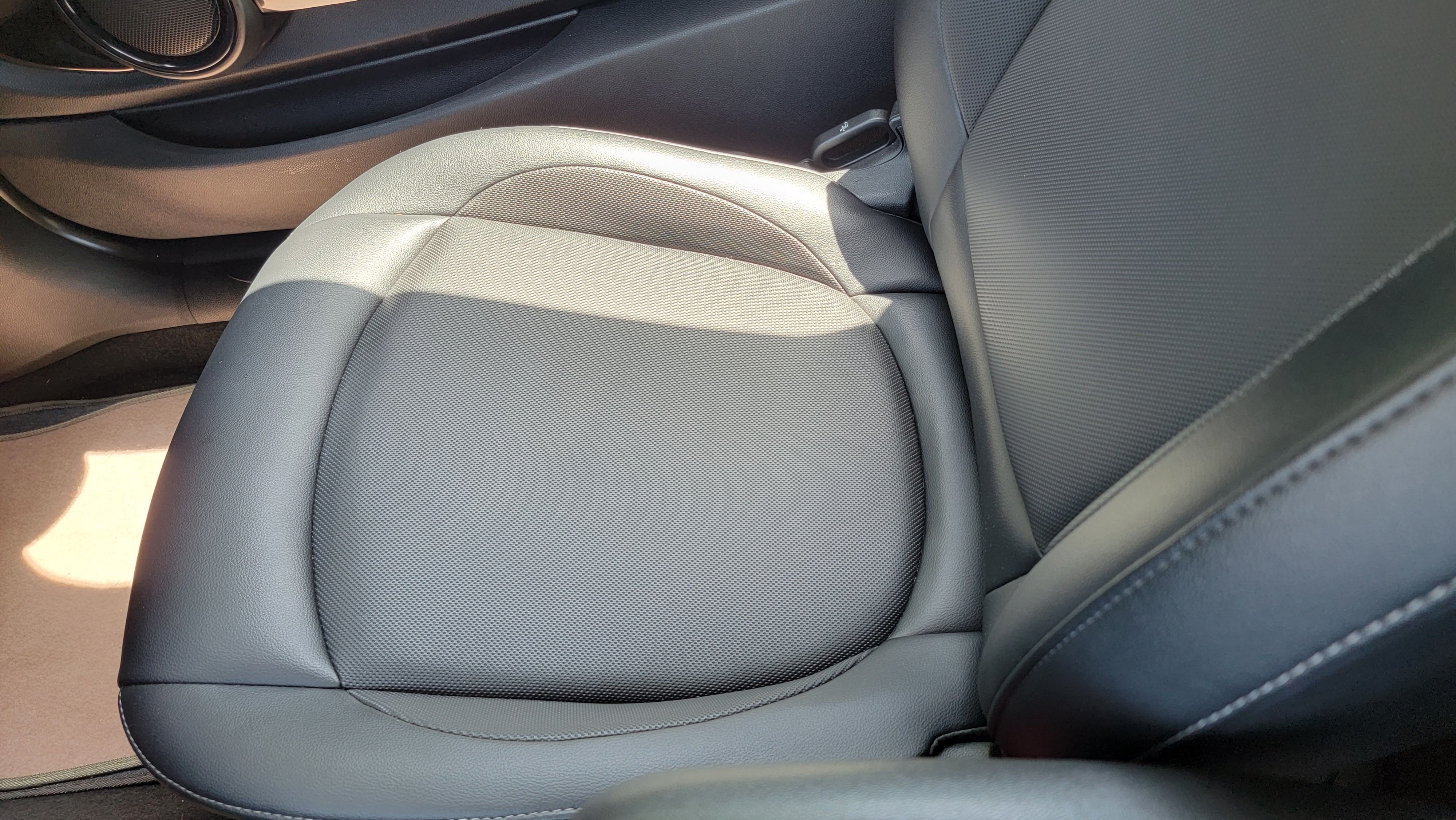 Used 2015 MINI Cooper 2-Door Hardtop FWD image 27