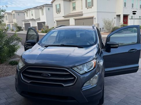 Used 2019 Ford EcoSport SE image 2