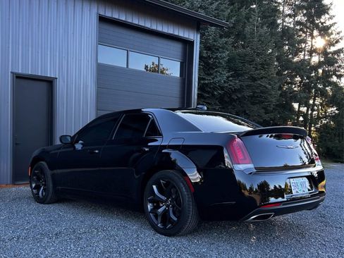 Used 2022 Chrysler 300 S w/ Comfort Group image 5