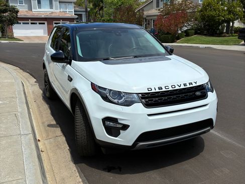 Used 2017 Land Rover Discovery Sport HSE AWD/4WD image 2