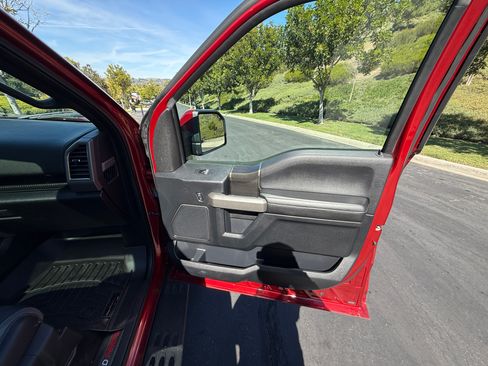 Used 2017 Ford F150 Raptor w/ Equipment Group 802A Luxury image 12