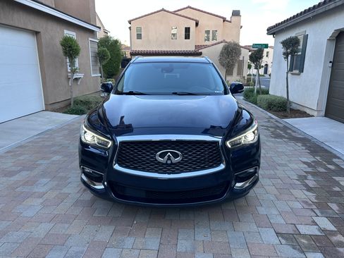 Used 2020 INFINITI QX60 Luxe w/ Essential Package image 2