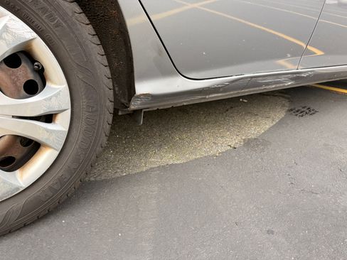 Used 2010 Hyundai Elantra GLS w/ Sunroof Pkg 3 image 10