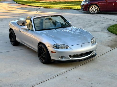 Used 2001 MAZDA MX-5 Miata LS RWD image 1
