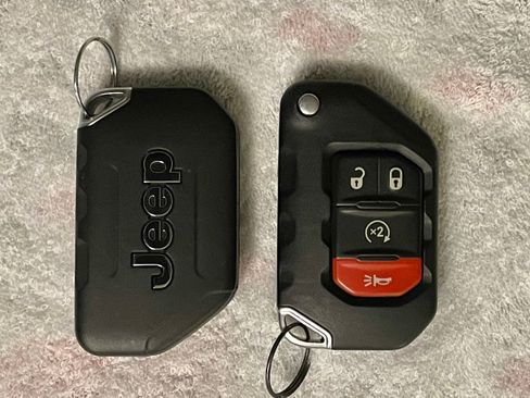 Used 2023 Jeep Wrangler Rubicon w/ Cold Weather Group AWD/4WD image 24