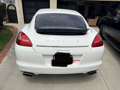 Used 2012 Porsche Panamera RWD image 1