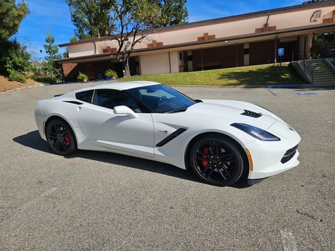 Used 2018 Chevrolet Corvette Stingray Coupe w/ Battery Protection Package image 17