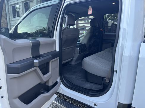 Used 2016 Ford F150 XLT w/ Equipment Group 302A Luxury image 15