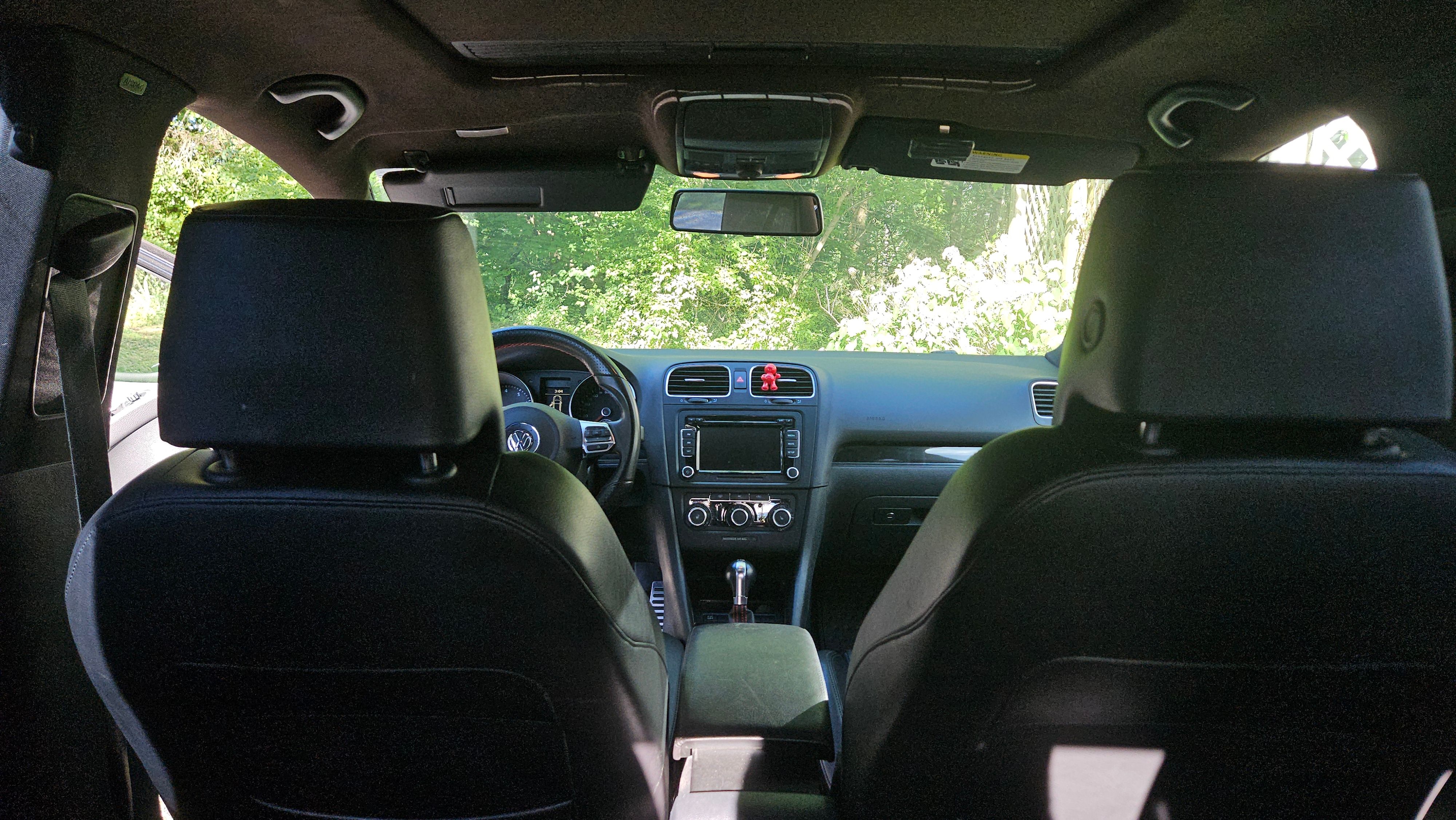 Used 2010 Volkswagen GTI 4-Door FWD image 8