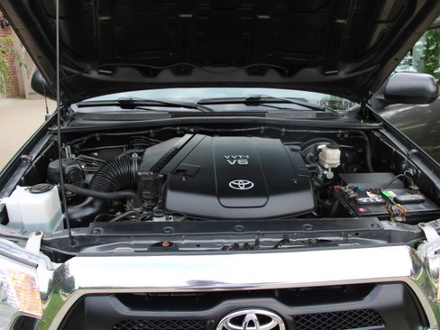 Used 2013 Toyota Tacoma 4x4 Double Cab w/ SR5 Pkg image 15