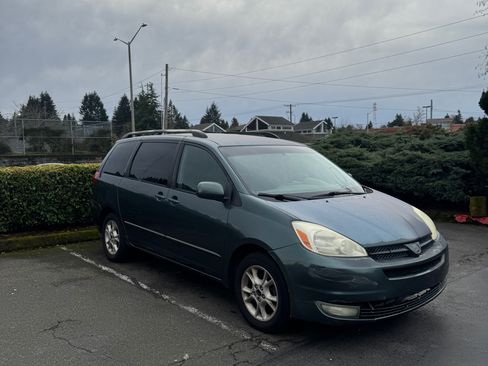 Used 2004 Toyota Sienna XLE Limited image 4