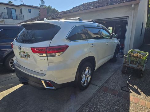 Used 2018 Toyota Highlander Limited image 5
