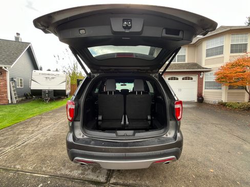 Used 2016 Ford Explorer Limited image 8