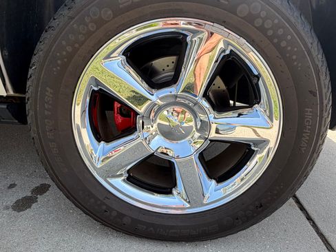 Used 2012 Chevrolet Tahoe LTZ AWD/4WD image 6