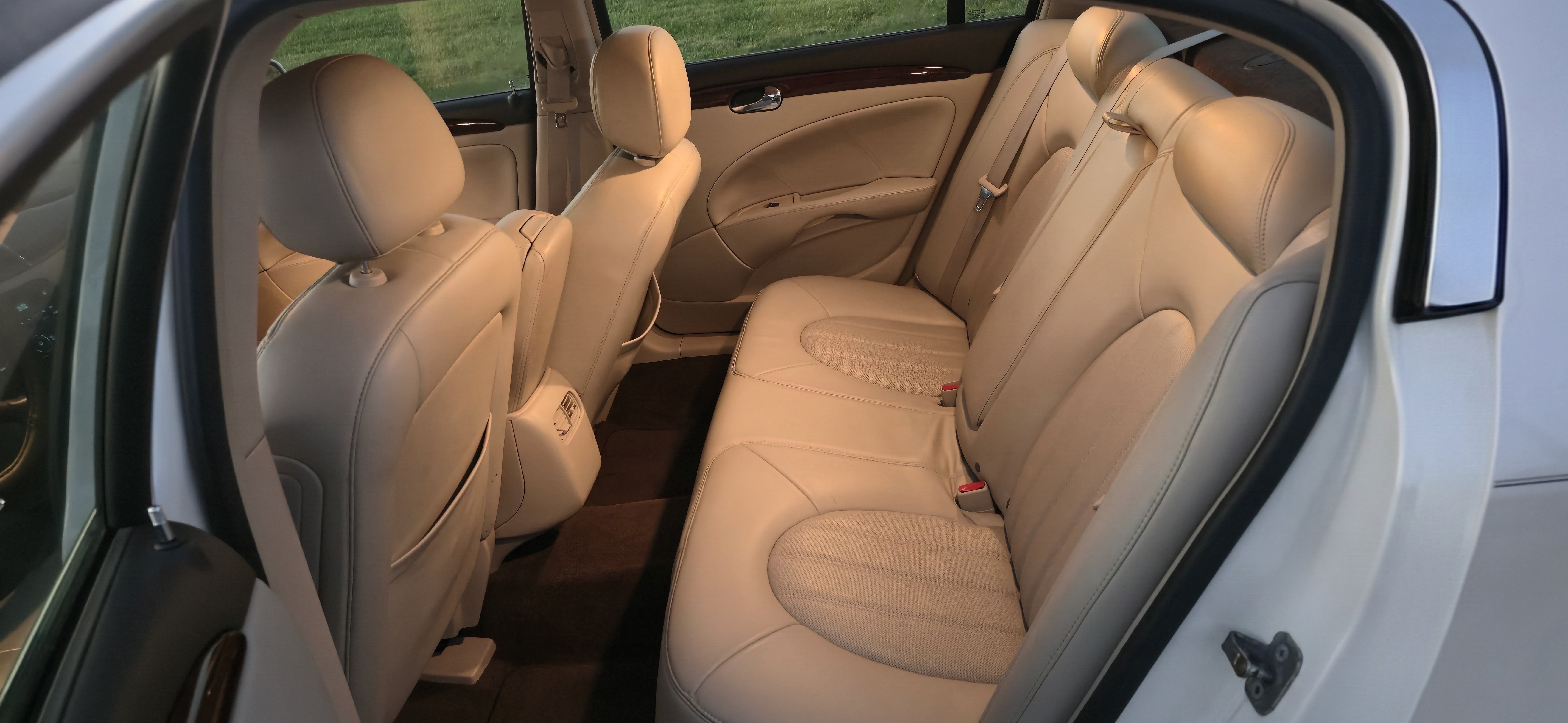 Used 2008 Buick Lucerne CXL w/ Driver Confidence Package FWD image 10