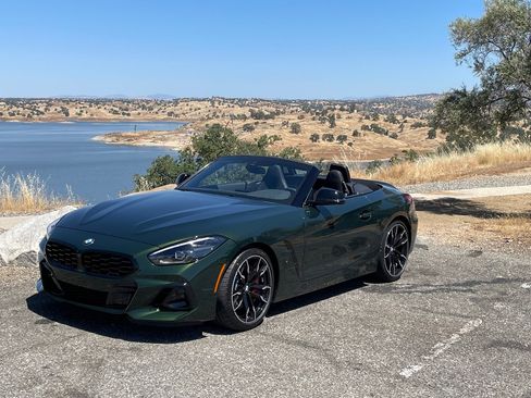 Used 2026 BMW Z4 M40i w/ Shadowloine Package RWD image 1