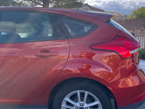 Used 2018 Ford Focus SE image 5