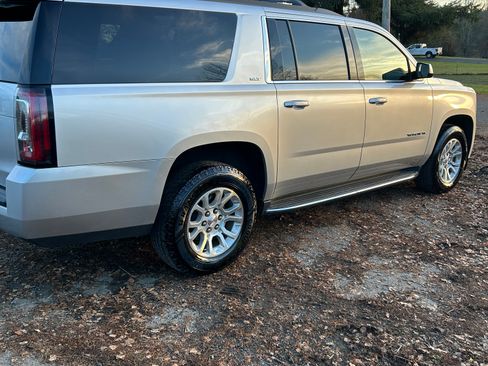 Used 2020 GMC Yukon XL SLT w/ Open Road Package image 4