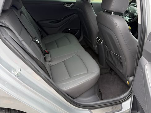 Used 2022 Hyundai Ioniq Limited FWD image 17