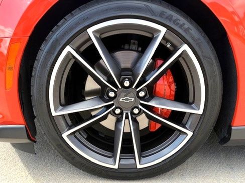 Used 2018 Chevrolet Camaro SS w/ Hot Wheels Edition image 12