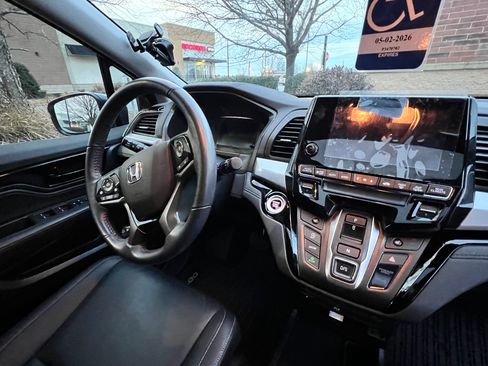 Used 2024 Honda Odyssey Touring image 10