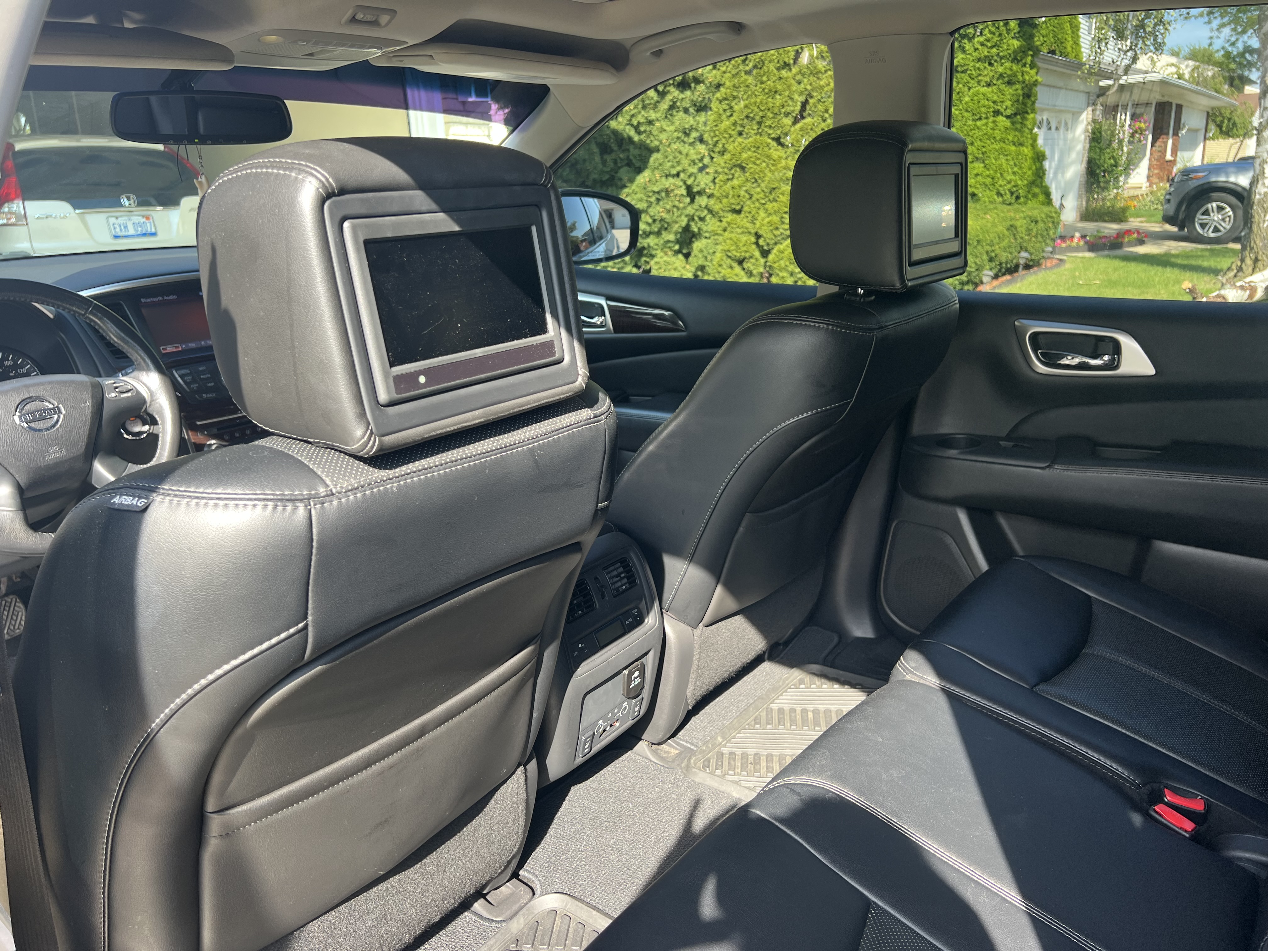 Used 2014 Nissan Pathfinder Platinum w/ Platinum Premium Package AWD/4WD image 11