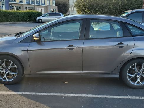 Used 2014 Ford Focus SE w/ Equipment Group 201A image 5