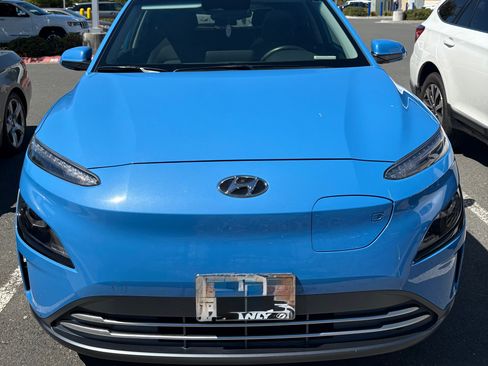 Used 2022 Hyundai Kona SEL w/ Convenience Package FWD image 2